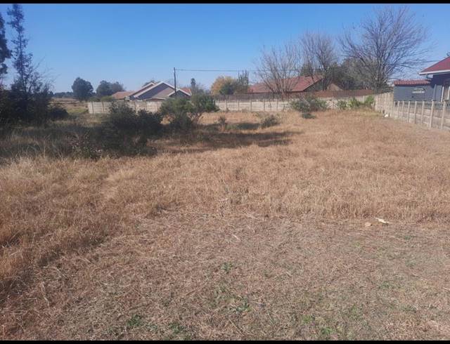 LAND FOR SALE IN UNITAS PARK